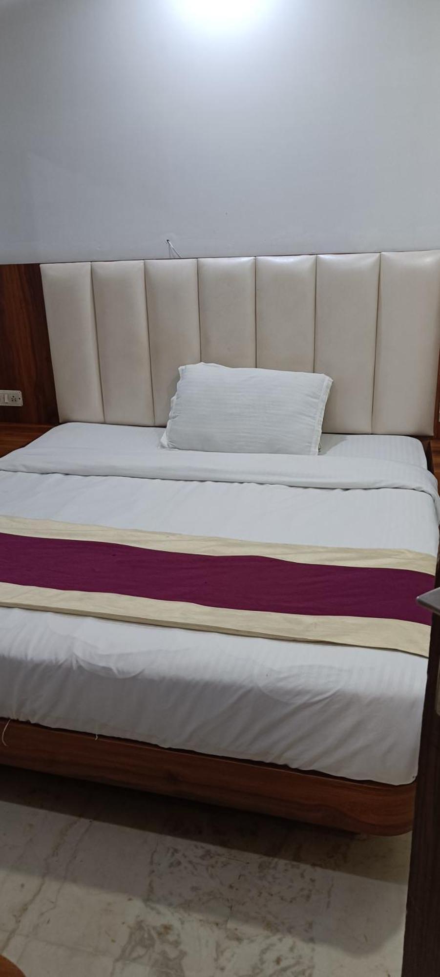 Hotel A10 นิวเดลี ภายนอก รูปภาพ