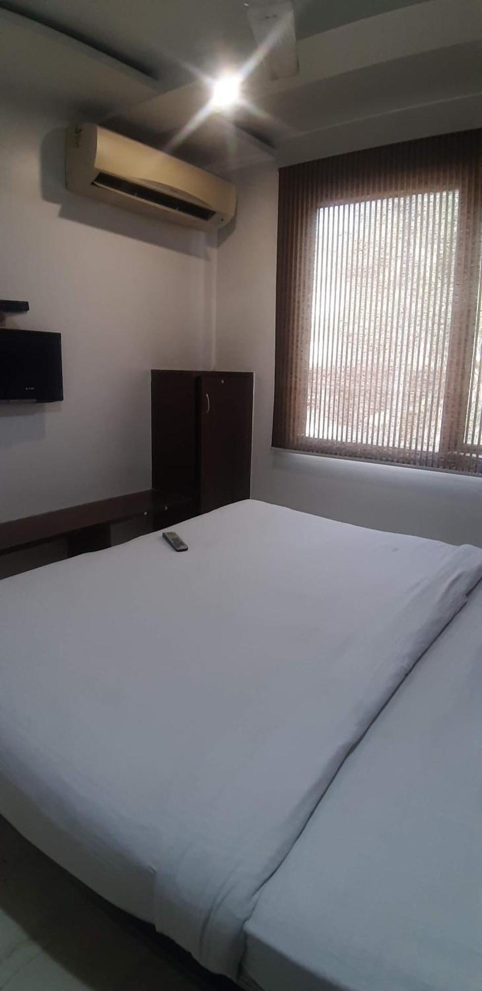 Hotel A10 นิวเดลี ภายนอก รูปภาพ